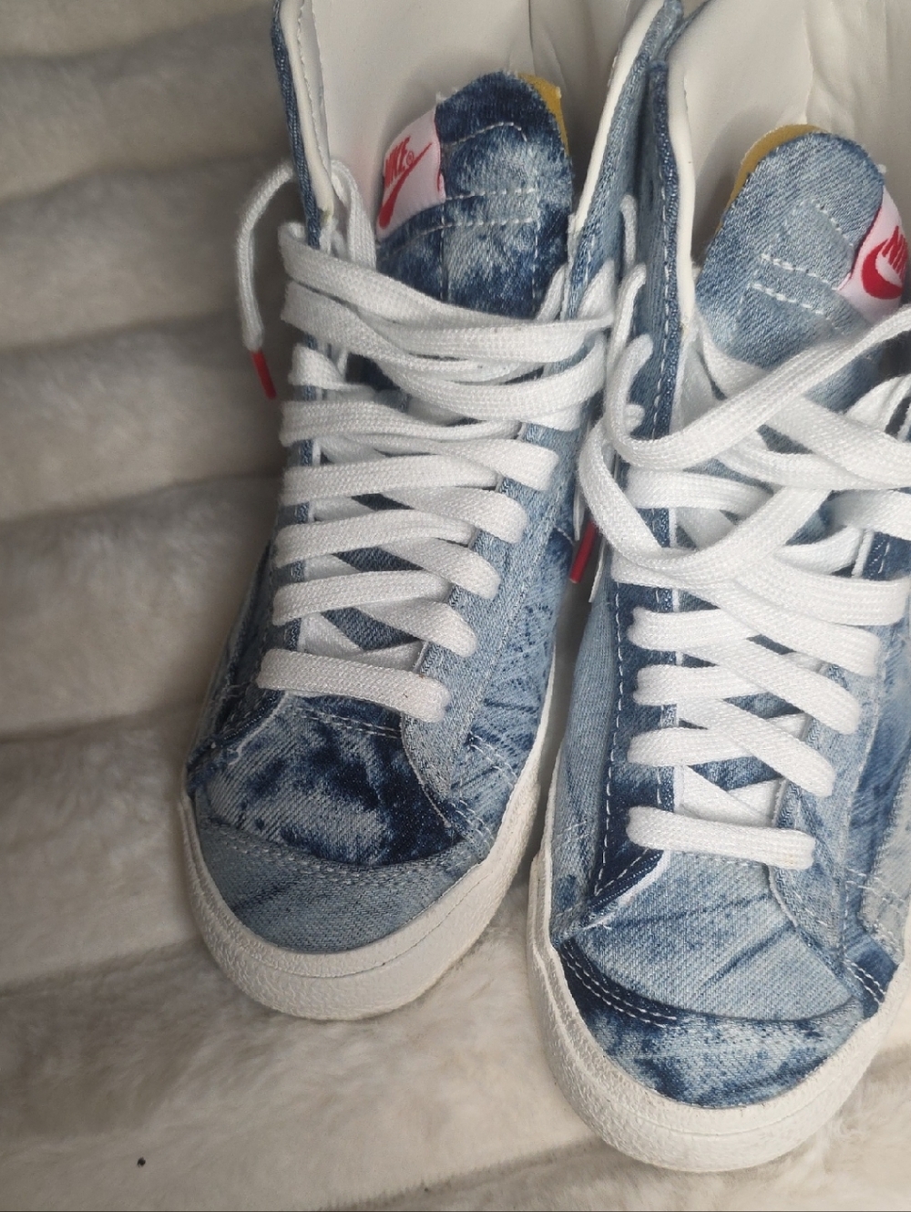 Nike Women 6.5 Blue Denim High-Top Sneakers with White Laces